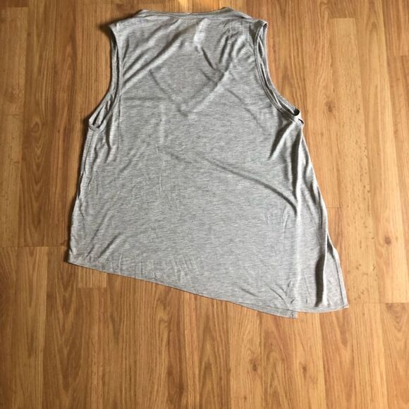 NWT Haute Hippie Light Heather Grey Sleeveless V-Neck Side Slit Modal Shirt - Picture 10 of 10